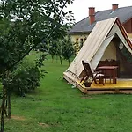 Na Vrtu K25 Tente de luxe Gradac