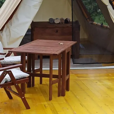 Na Vrtu K25 خيمة فخمة *