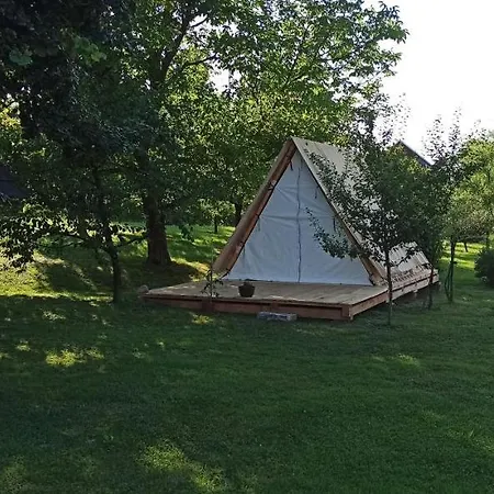 Luxusní stan Na Vrtu K25