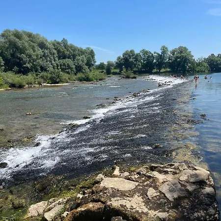 Na Vrtu K25 خيمة فخمة