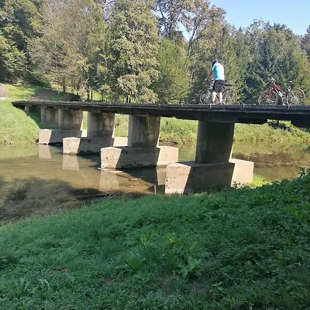 Na Vrtu K25 * Gradac